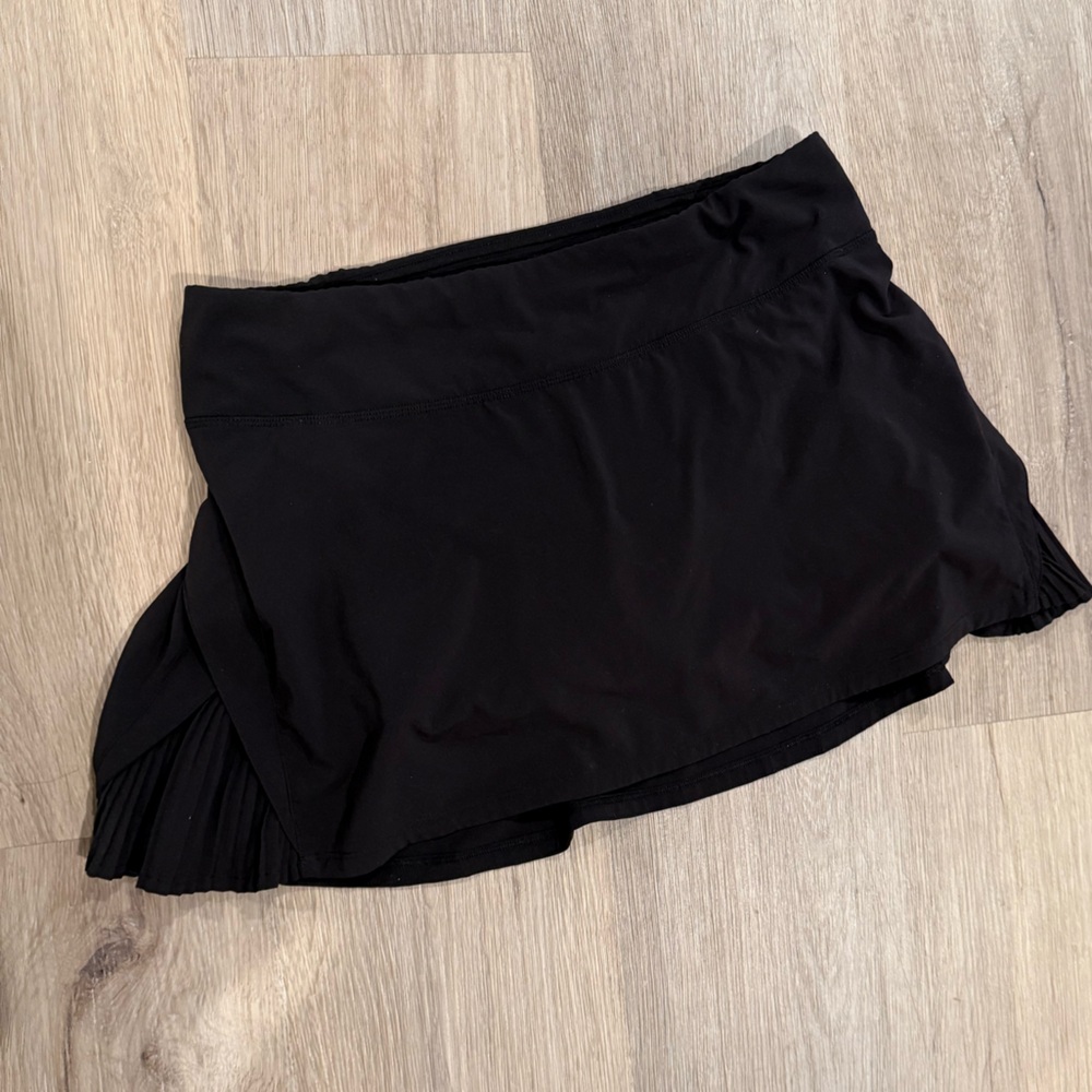 Lululemon black skirt - Picture 2 of 2